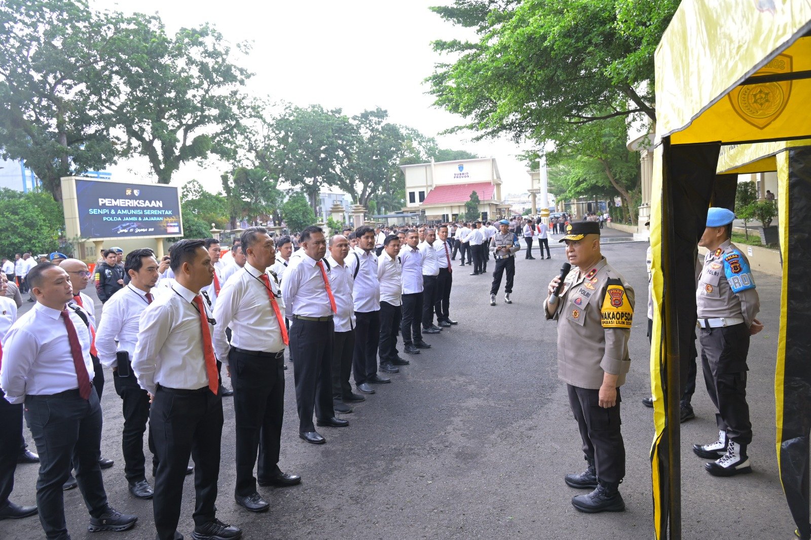 Wakapolda Jambi Cek Senpi Milik Personel, Pastikan Kelayakan hingga Keamanan