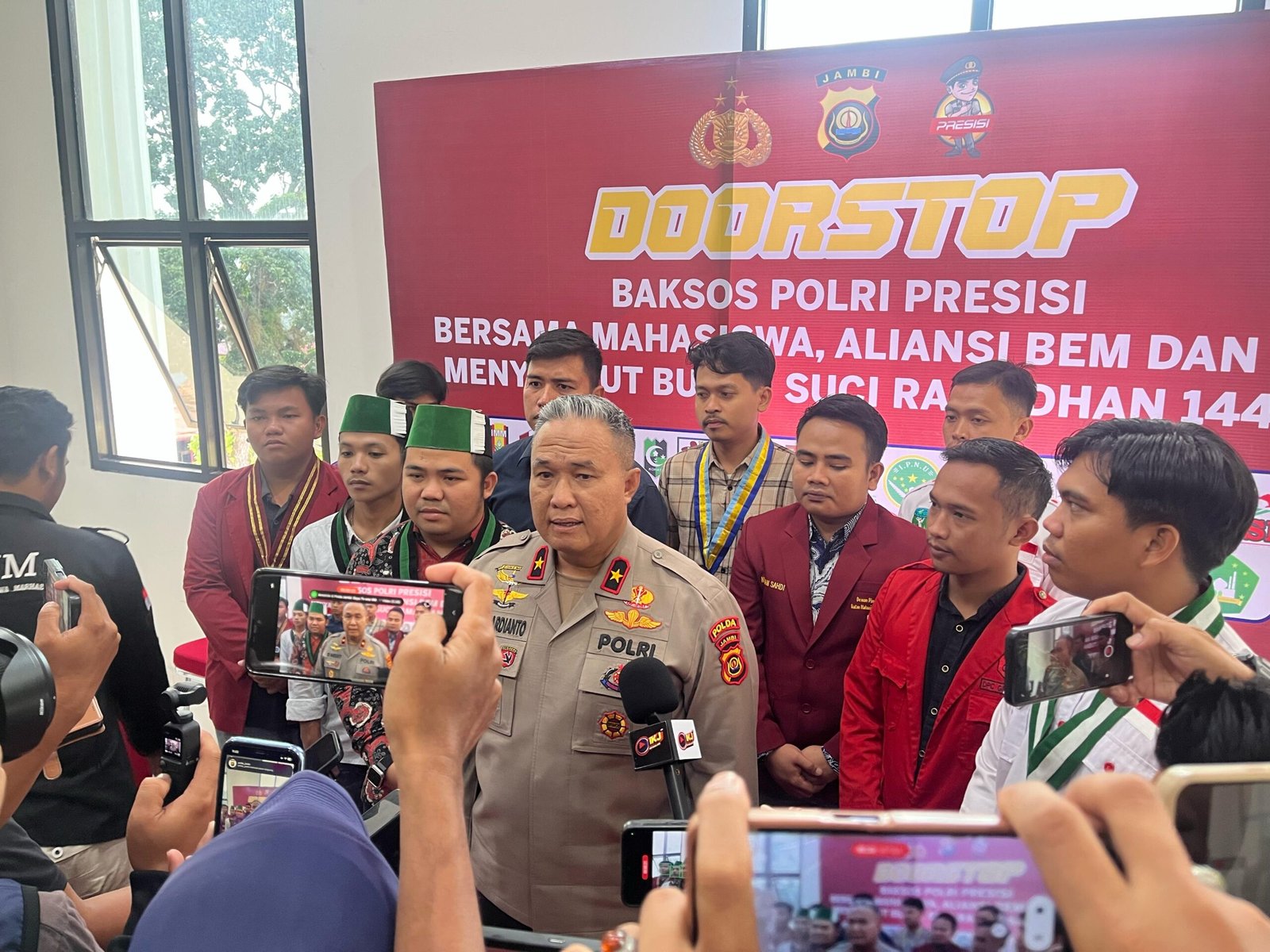 Polda Jambi Bagikan 4.000 Paket Sembako Jelang Ramadan, Gandeng Elemen Mahasiswa dan OKP
