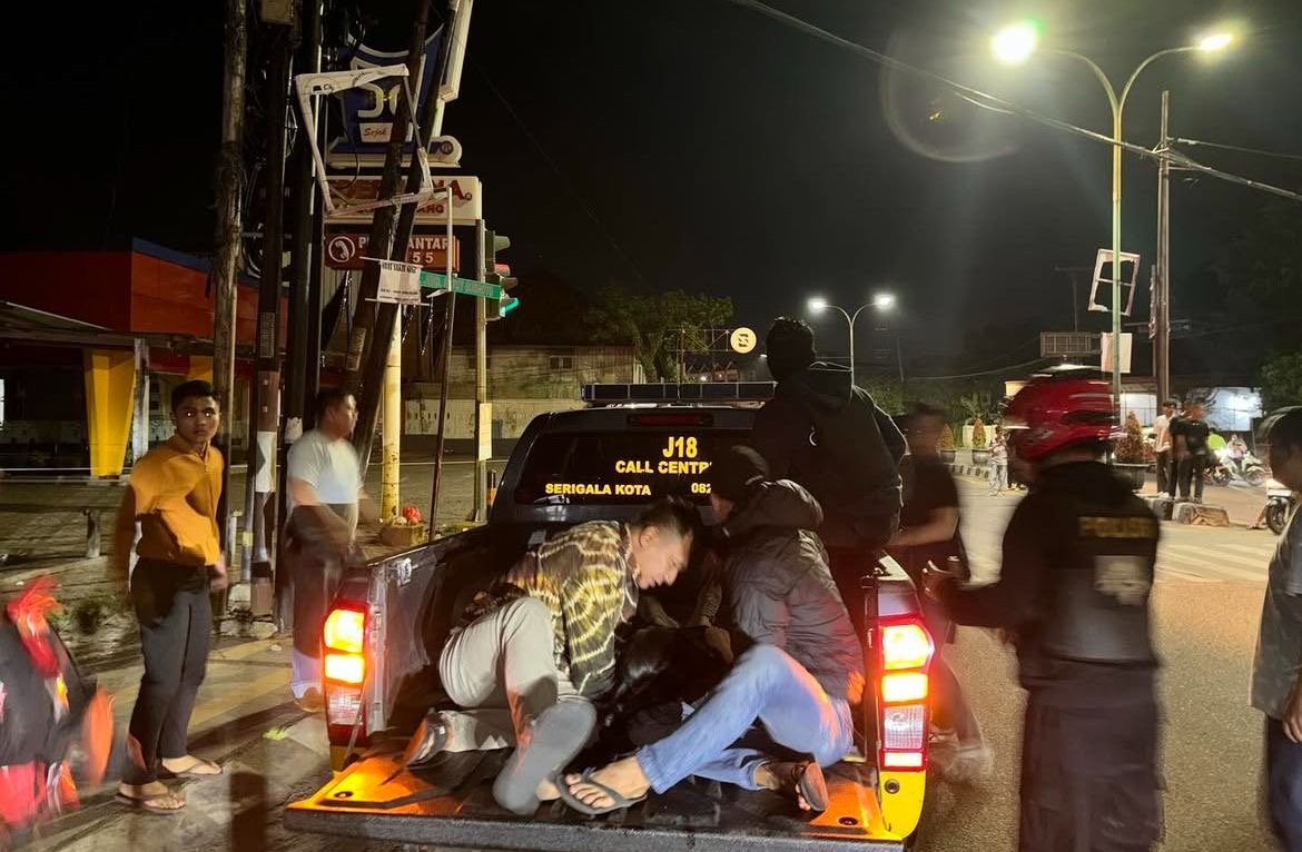 Kapolresta Jambi Pimpin Langsung Patroli Mobile Jaga Kamtibmas, Turut Bantu Korban Laka Lantas