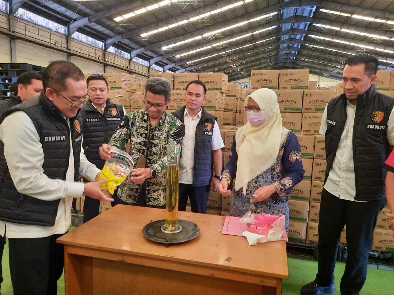 Pengecekan Minyak Kita oleh Polda Jambi di PT KTN: Volume Sesuai Label, Konsumen Aman
