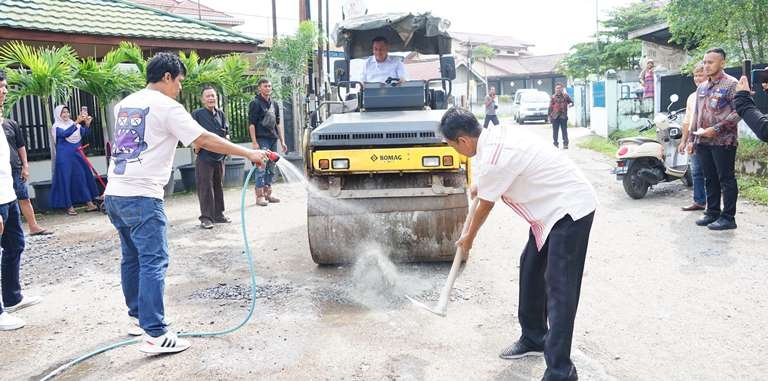 Respons Cepat Ketua DPRD Kota Jambi, Koordinasi dengan Dinas PU Jalan Rusak di Lorong Gotong Royong Langsung Diaspal