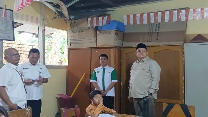 Ketua DPRD Kemas Faried Desak Perbaikan SDN 96 Kota Jambi Segera Dilakukan
