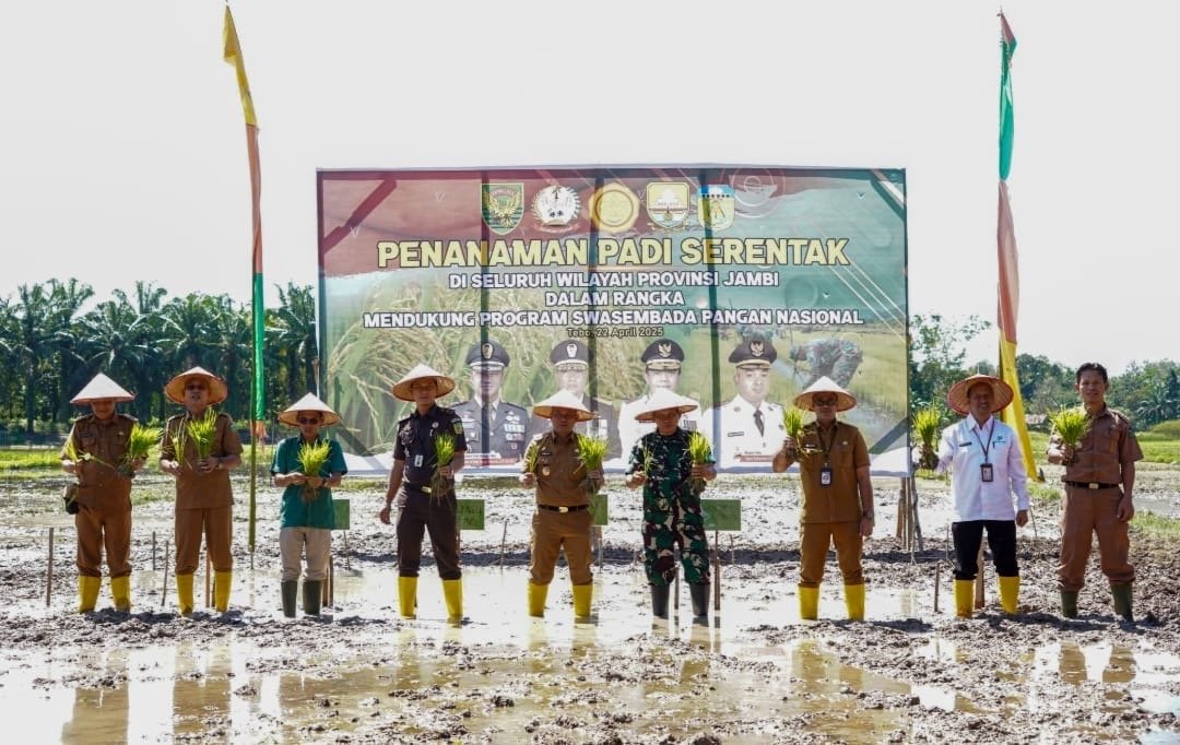 Sukseskan Program Swasembada Pangan Nasional, Kodim 0416/Bute Ikuti Penanaman Padi Serentak Se-Provinsi Jambi