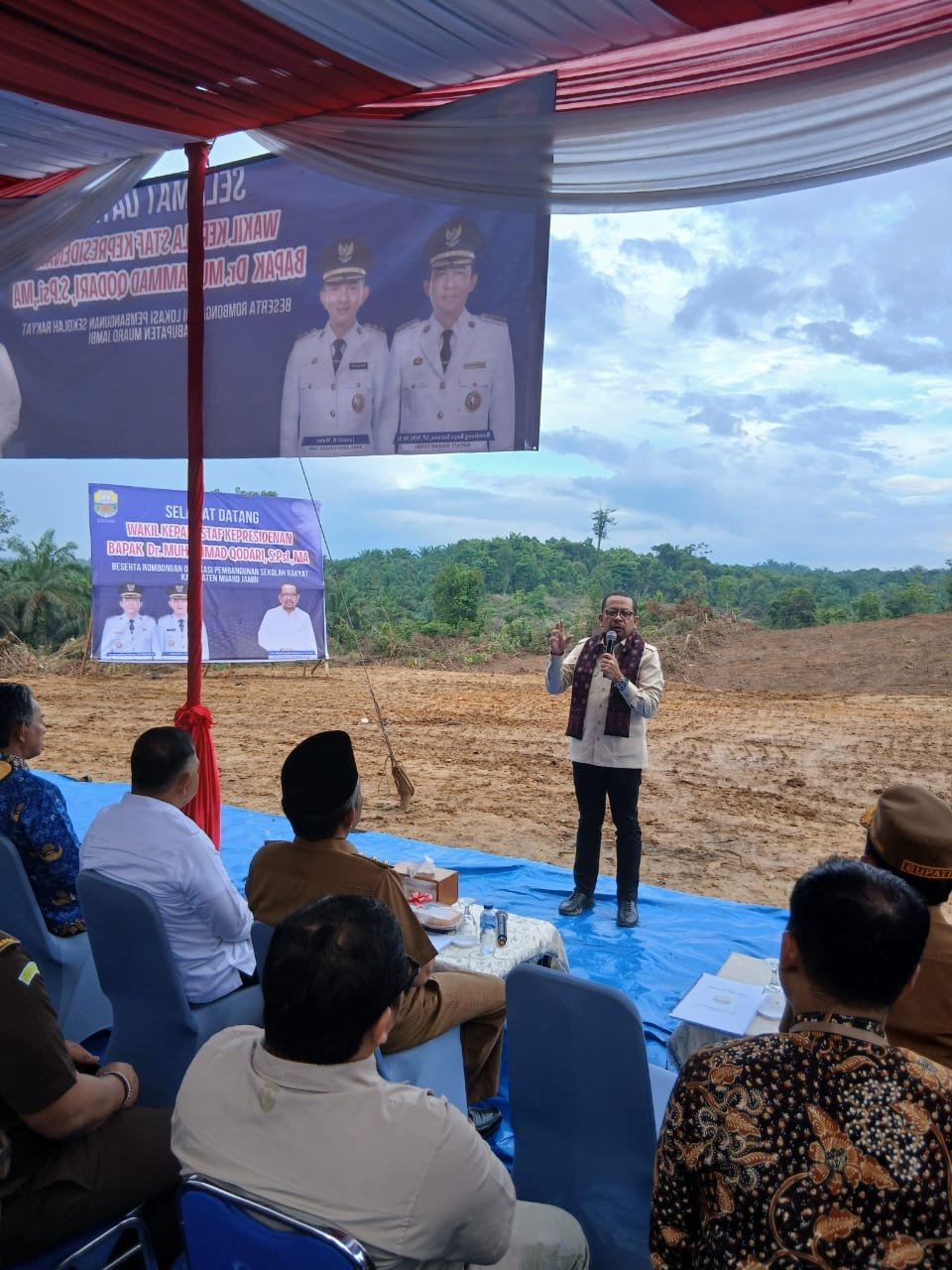 Wagub Abdullah Sani Dampingi Kunker Waka KSP: Cek Lahan Persiapan Sekolah Rakyat di Muarojambi