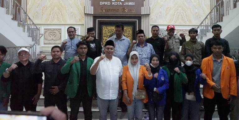 Alih-alih Dihalau, Aliansi Mahasiswa Diundang Masuk Parlemen oleh Ketua DPRD Kota Jambi untuk Dialog
