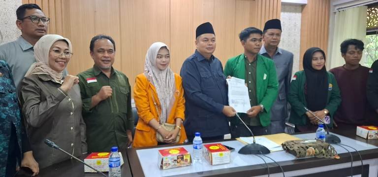 Penuhi Aspirasi Mahasiswa, DPRD Kota Jambi Keluarkan Surat Dukungan RUU Perampasan Aset dan akan Dibawa ke DPR RI