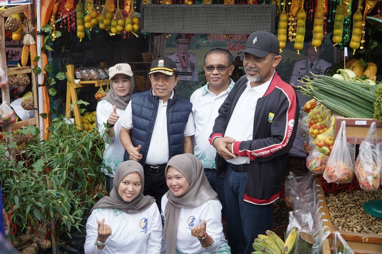 Gubernur Al Haris Ajak Warga Jalan Santai dan Buka Pasar Tani di HUT Ke-69 Provinsi Jambi