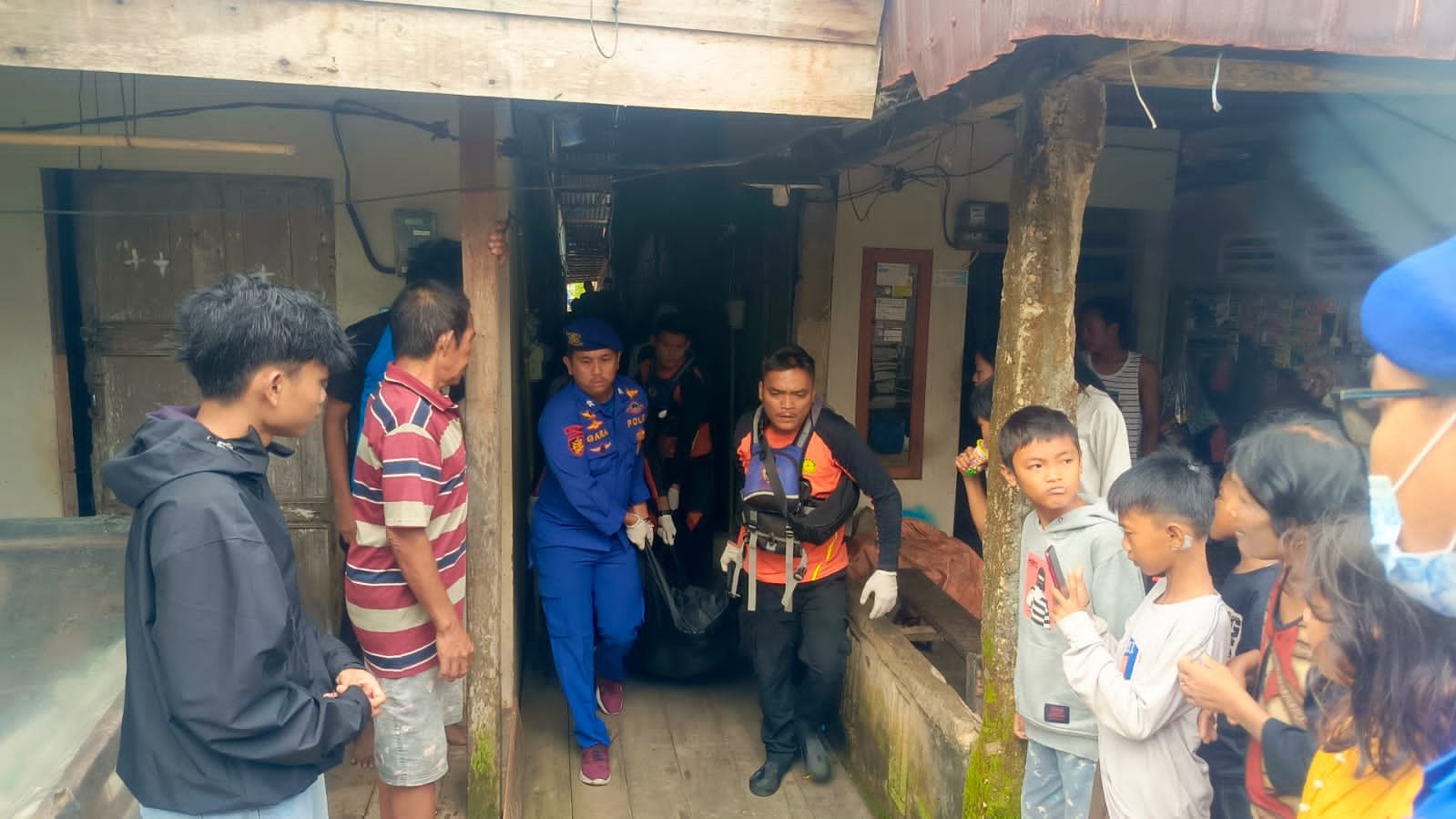 Tim SAR Temukan Satu Korban Kapal Tenggelam di Sungai Pengabuan, Satu Orang Masih Dicari