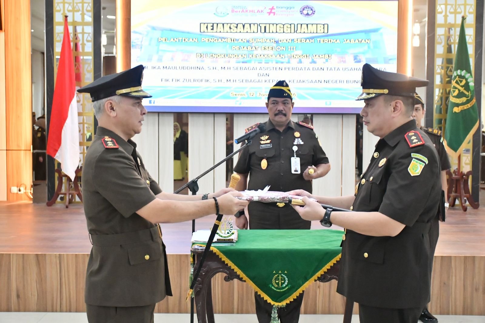Kajati Jambi Lantik Asdatun dan Kajari Bungo, Tekankan Profesionalisme di Era KUHP Baru