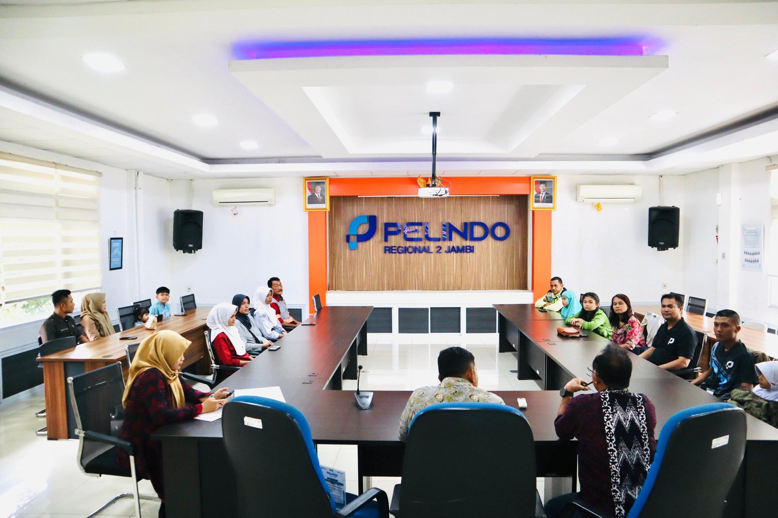 Pelindo Regional 2 Jambi Salurkan Beasiswa Pelindo Juara untuk Anak Pekerja Pelabuhan
