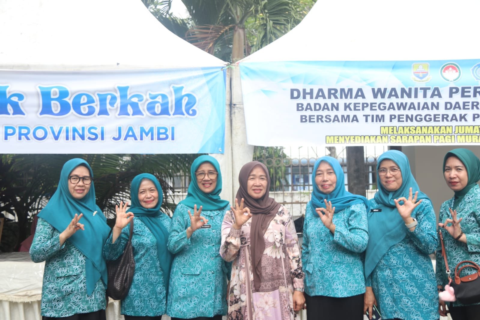 Hesti Haris Salurkan Sarapan Bergizi Lewat Jumat Berkah TP PKK Jambi, Warga Antusias