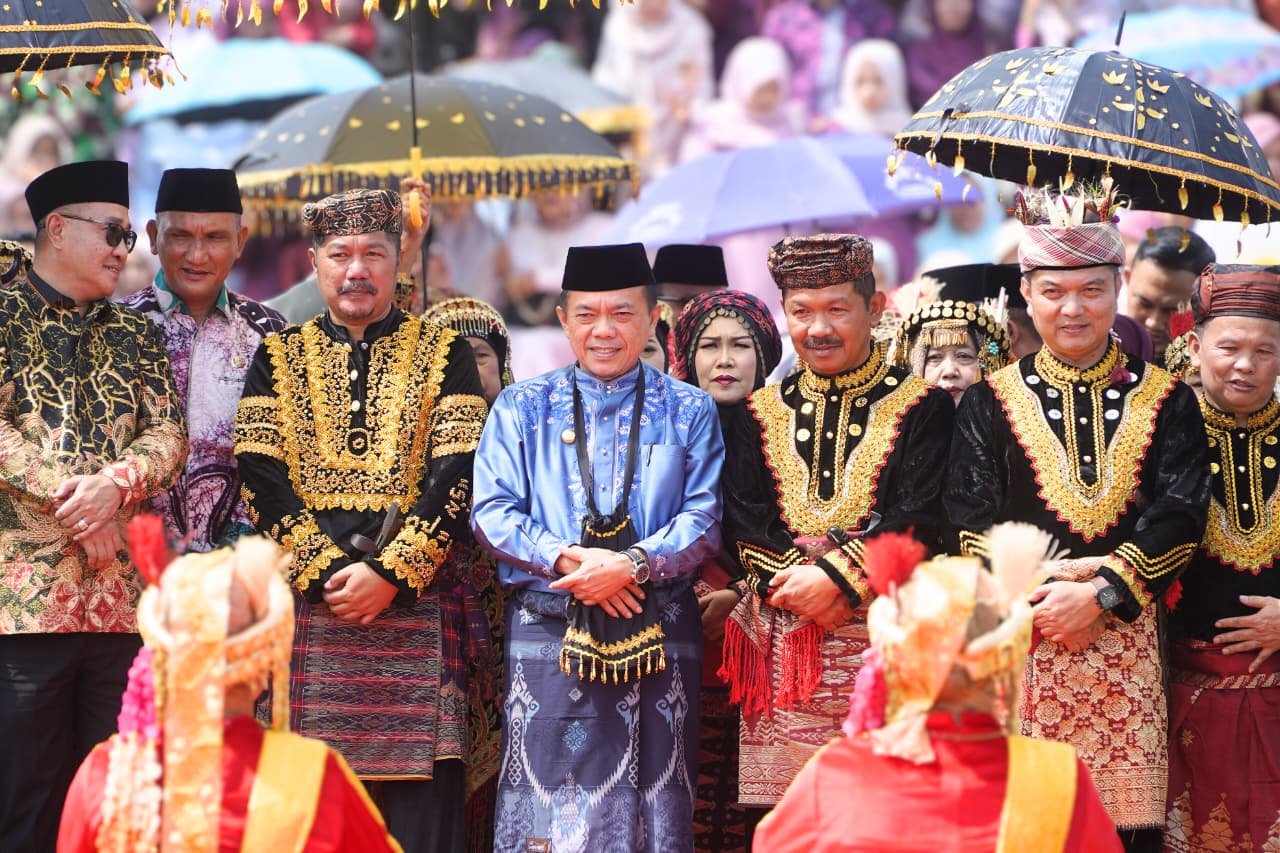 Gubernur Al Haris Apresiasi Kenduri Sko Siulak Mukai: Benteng Moral di Tengah Modernisasi