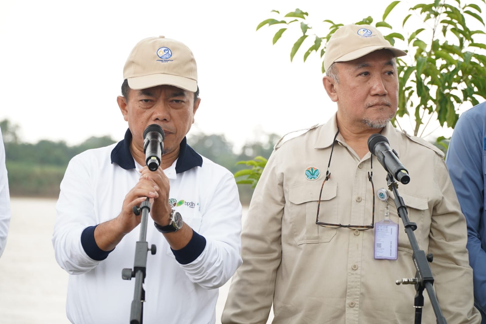 Gubernur Jambi Al Haris tanam pohon serentak di Muaro Jambi.