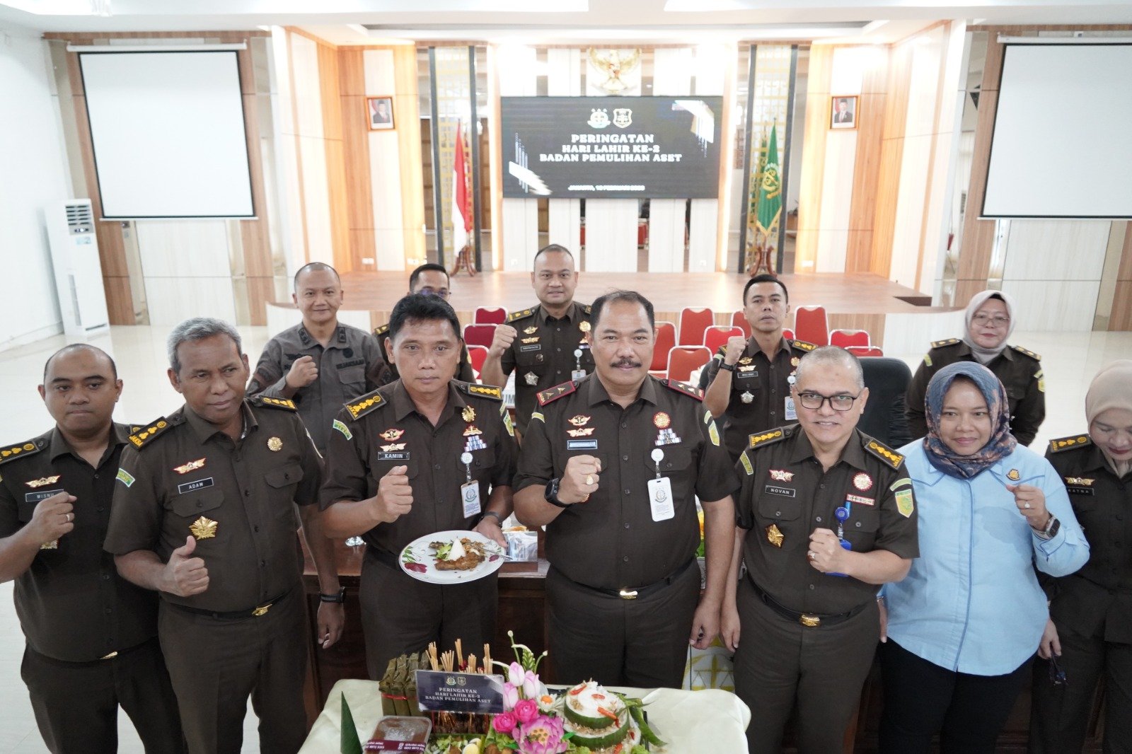 Kajati Jambi Sugeng Hariadi foto bersama di HUT BPA Kejaksaan ke-2.