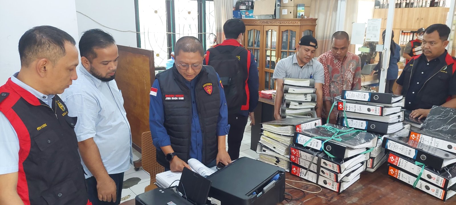 Tim Kejati Jambi geledah kantor DPRD Merangin kasus korupsi.