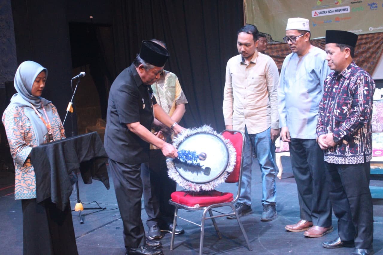 Wagub Jambi Abdullah Sani buka BK Festival Universitas Jambi.