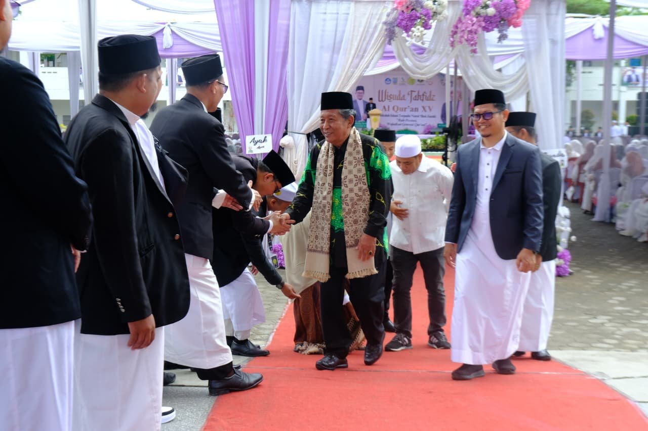 Wagub Jambi Abdullah Sani di Wisuda Tahfiz SIT Nurul Ilmi.