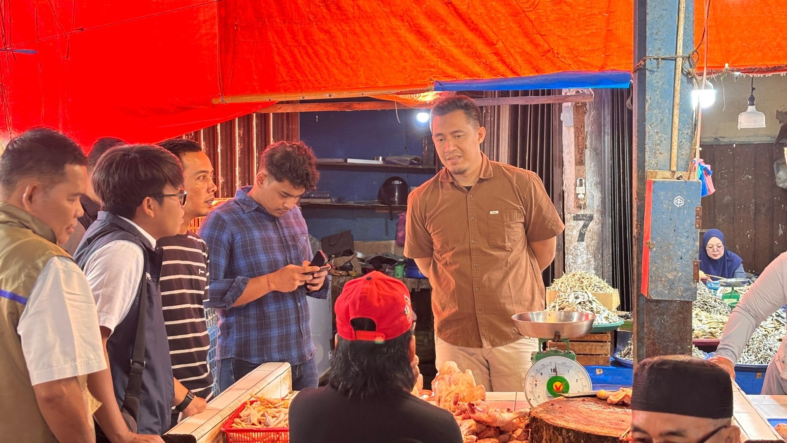 Satgas Pangan Polda Jambi cek harga bapok di Sungai Penuh.