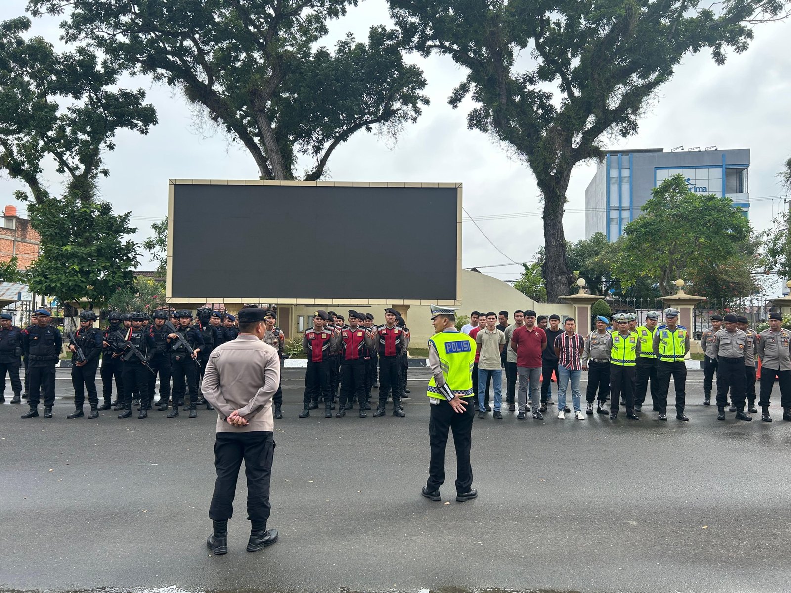 Polisi amankan kelenteng di Jambi jelang Imlek 2026.