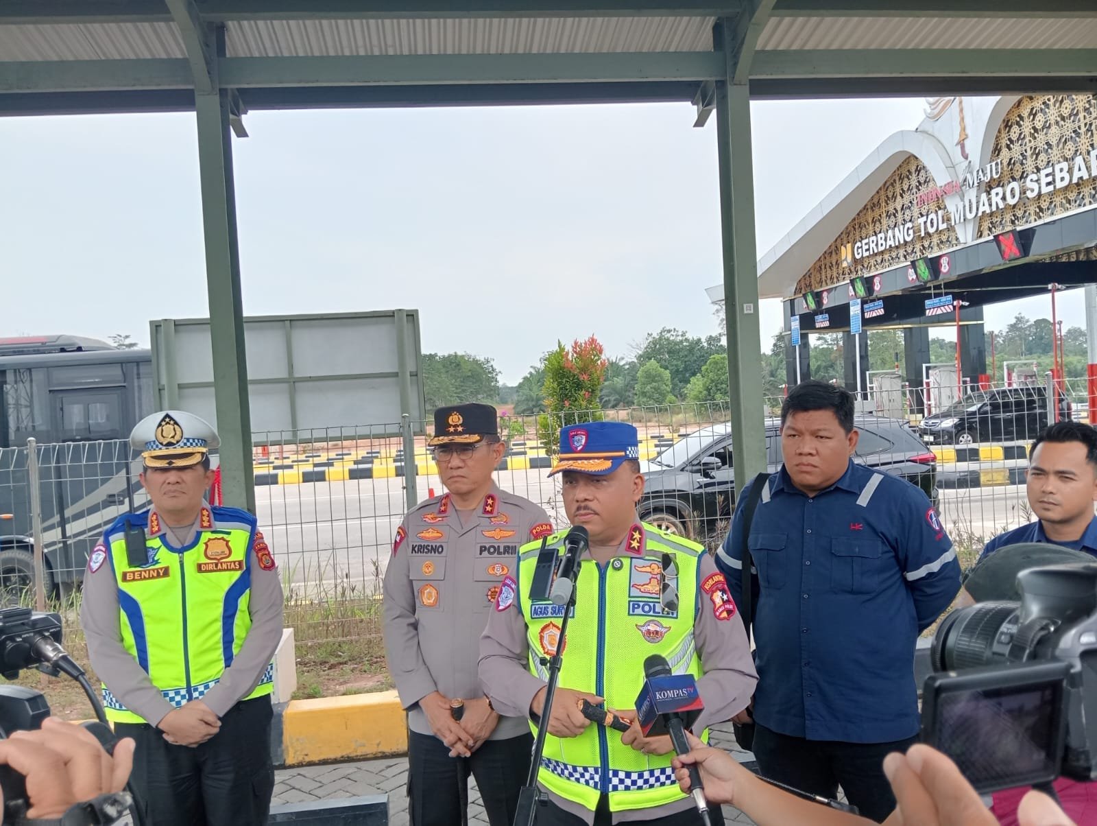 Kakorlantas Polri Irjen Pol Agus Suryonugroho tinjau Tol Jambi.