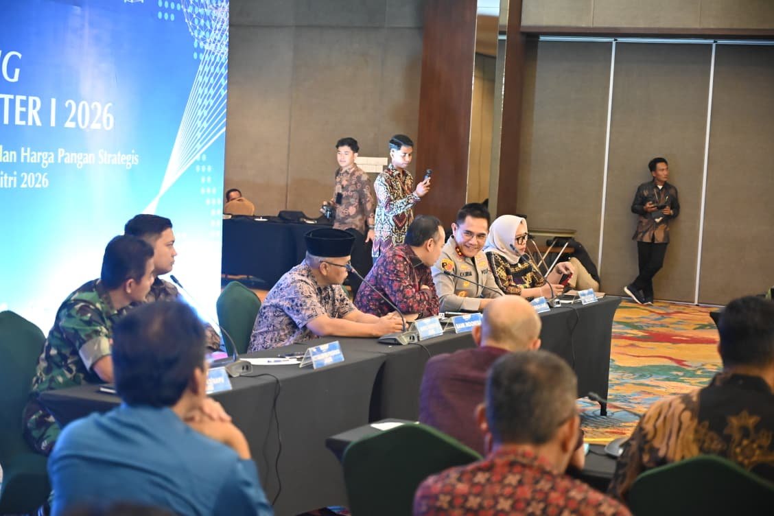 Wagub Jambi Abdullah Sani dan Kapolda Jambi Irjen Pol Krisno H Siregar bahas inflasi.