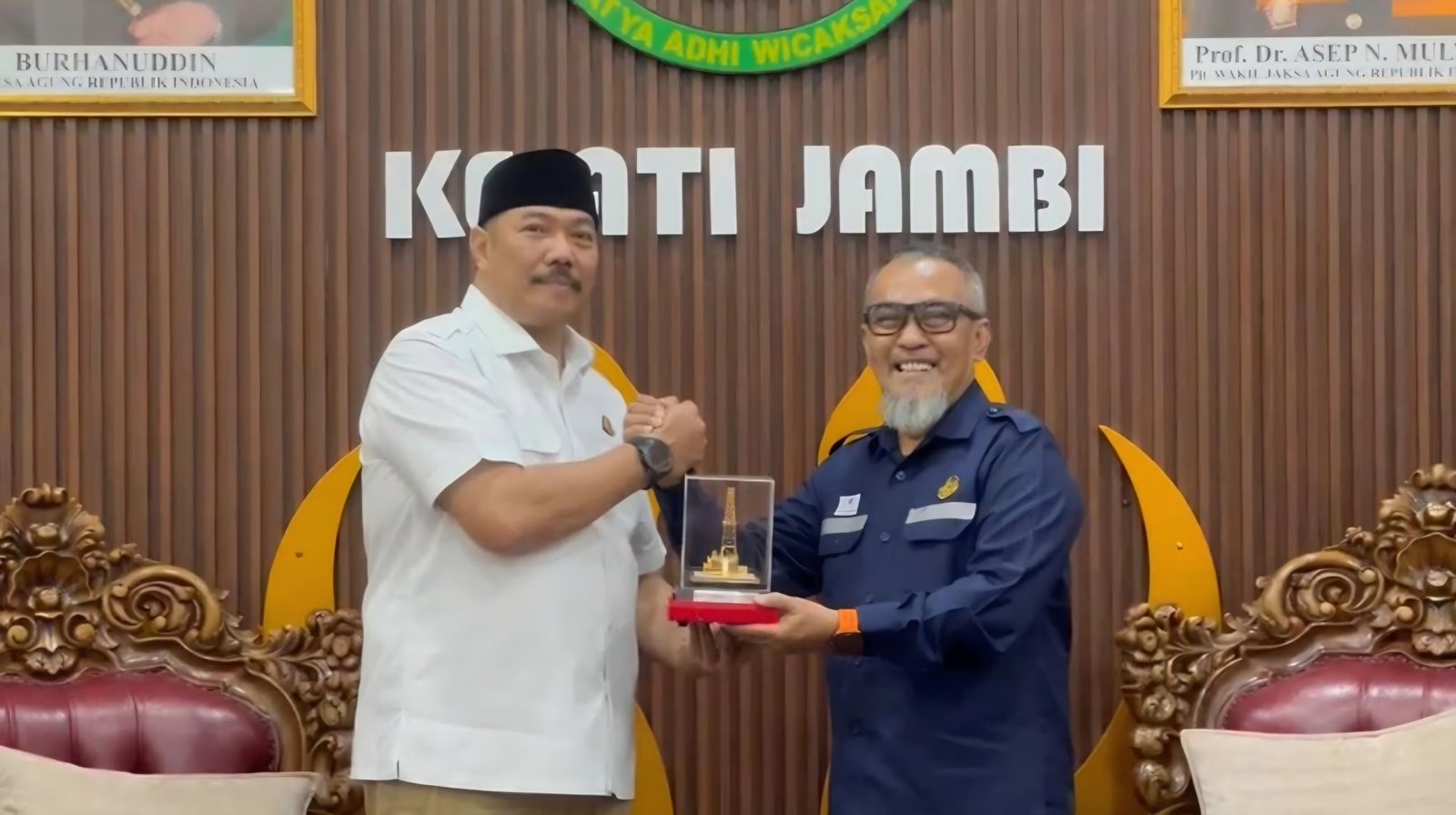 Kajati Jambi Sugeng Hariadi dan SKK Migas bahas hukum hulu migas.