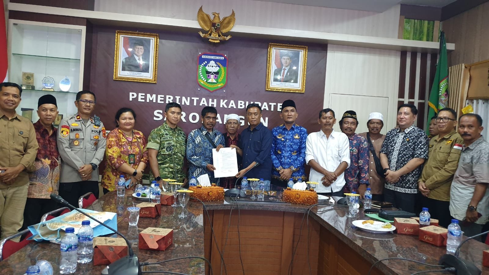 Mediasi konflik SAD dan PT Sari Aditya Loka di Kantor Bupati Sarolangun