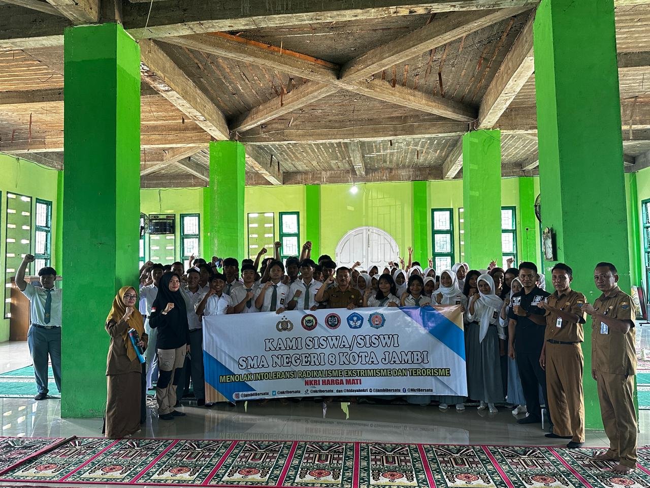 Siswa SMAN 8 Kota Jambi deklarasi tolak radikalisme bersama Densus 88 AT