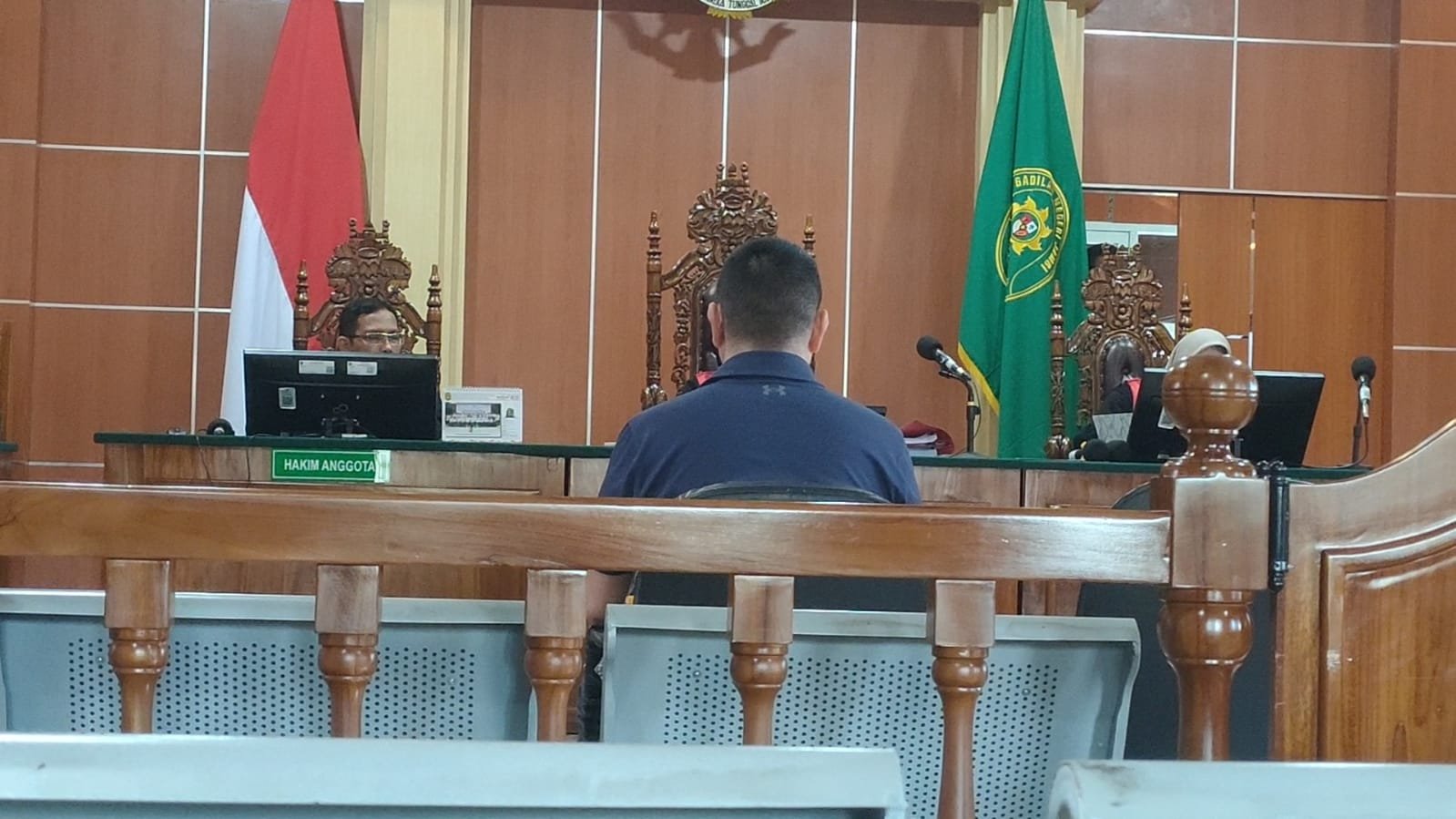 Prof. Dr. Supardji Ahmad memberikan keterangan ahli dalam sidang kasus korupsi PT PAL di Pengadilan Tipikor Jambi.