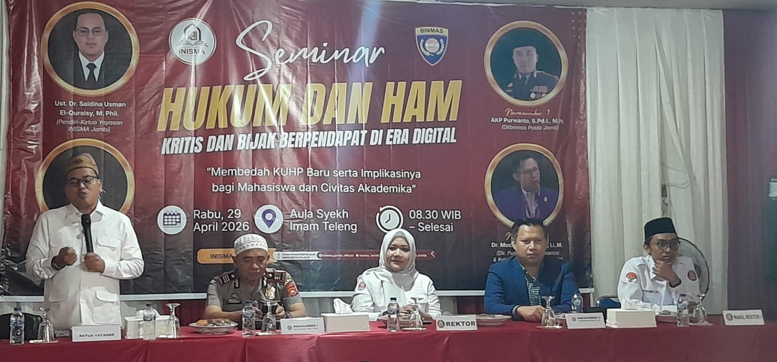 Dr. Mohammad Farisi, AKP Purwanto, dan Dr. Saidina Usman saat seminar bedah KUHP baru di INISMA Jambi.