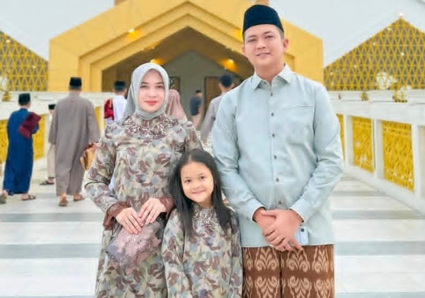 Ketua DPRD Hafiz Fattah Sholat Idul Fitri Bersama Keluarga di Masjid Islamic Center