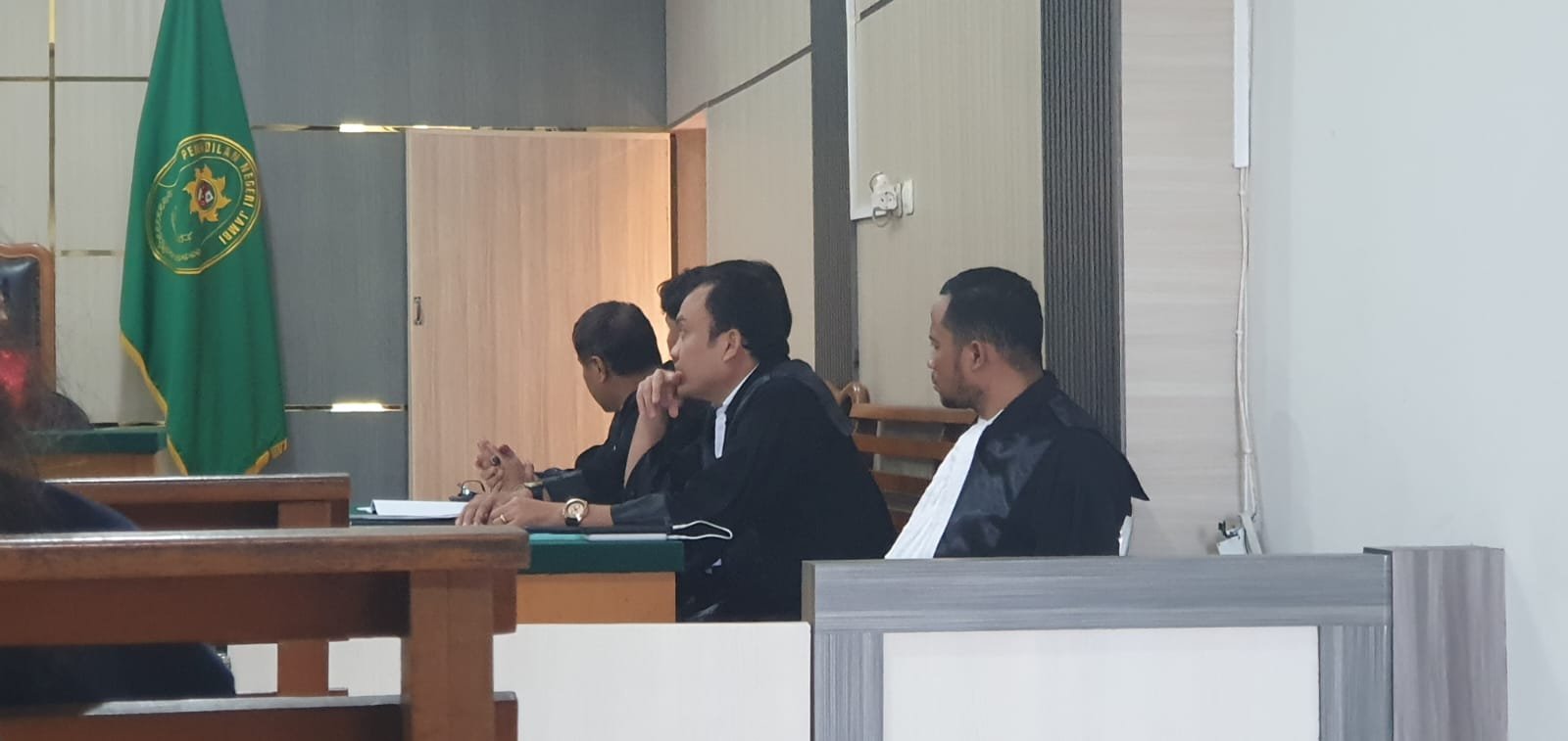 Penasihat hukum Hasudungan Gultom saat membacakan nota duplik terdakwa Bengawan Kamto di Pengadilan Tipikor Jambi.