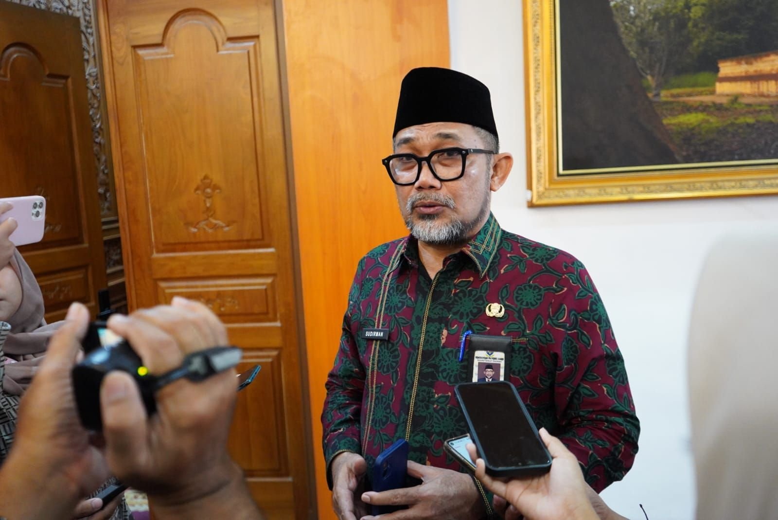 alt="Sekretaris Daerah Provinsi Jambi Sudirman menjelaskan aturan Permendagri terkait legalitas hibah aset daerah"