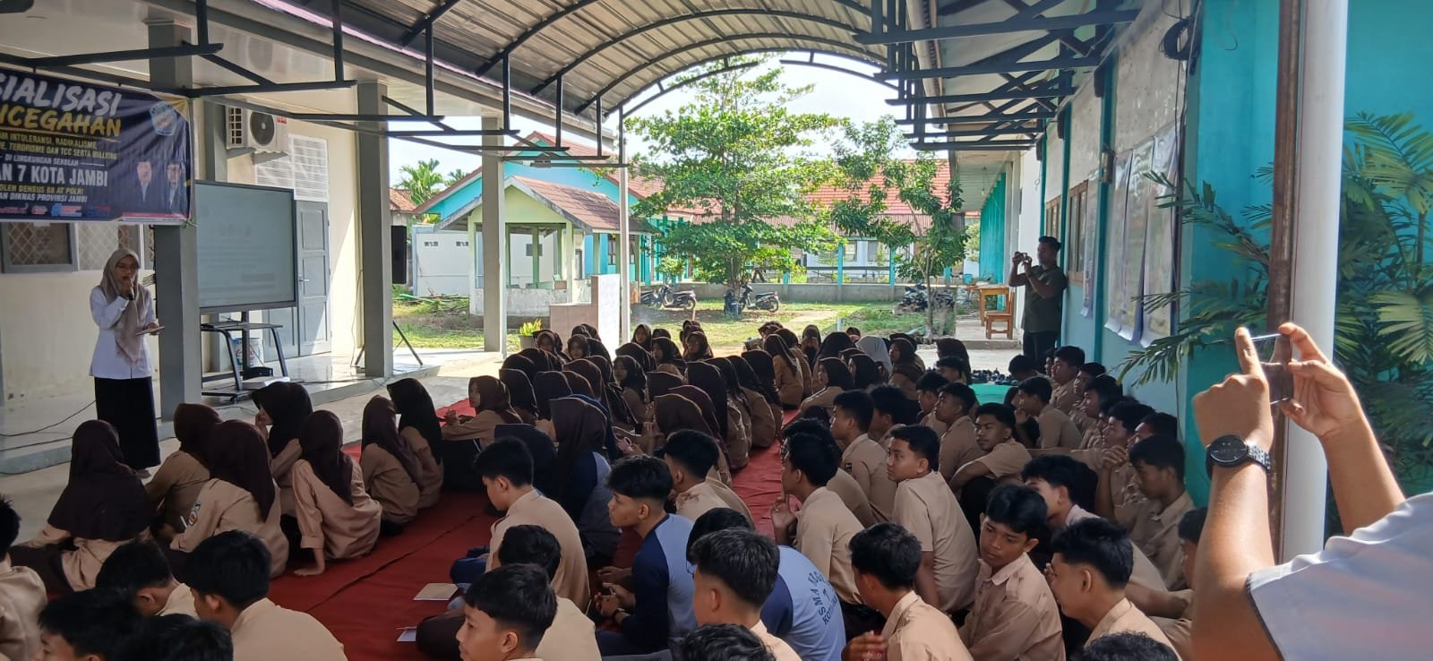 Gandeng Densus 88 AT, Disdik Jambi Gelar Sosialisasi Tolak Paham Radikal di SMAN 7