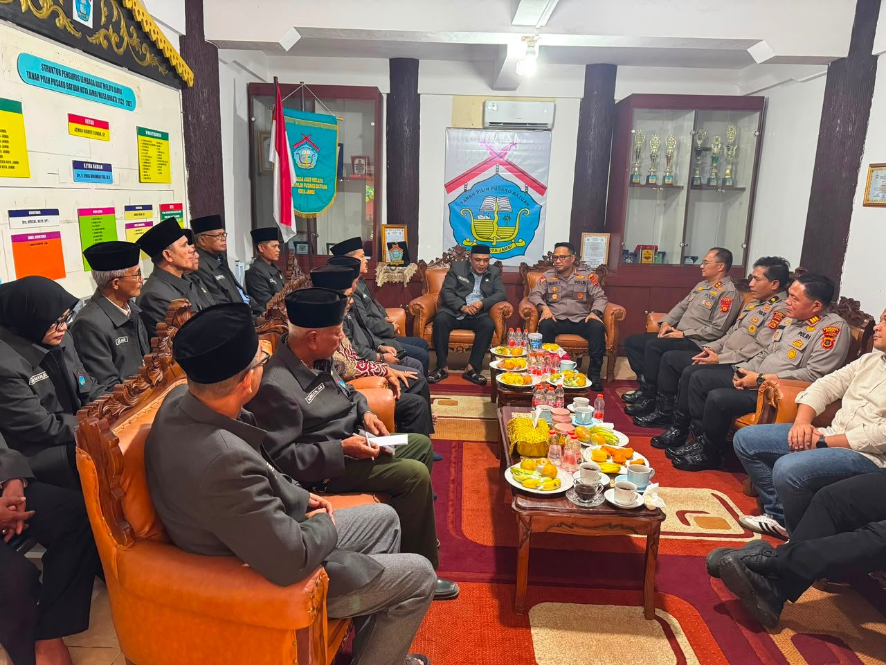 Jaga Marwah Adat Melayu, Kapolresta Jambi Kombes Pol Ananto Herlambang Rangkul LAM Kota Jambi