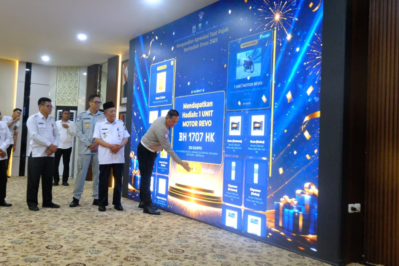 alt="Pengundian hadiah Kilau Emas bagi Wajib Pajak taat yang diselenggarakan oleh Pemprov Jambi bersama BPKPD"