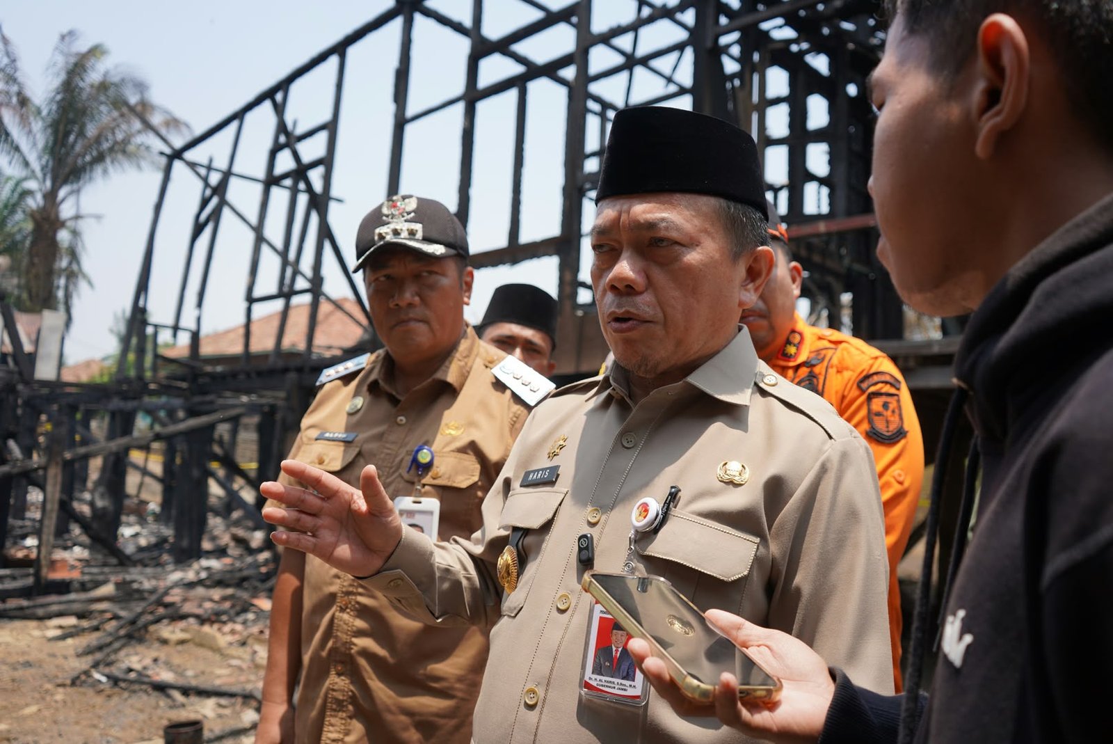 Al Haris meninjau lokasi kebakaran di Tanjung Raden Jambi