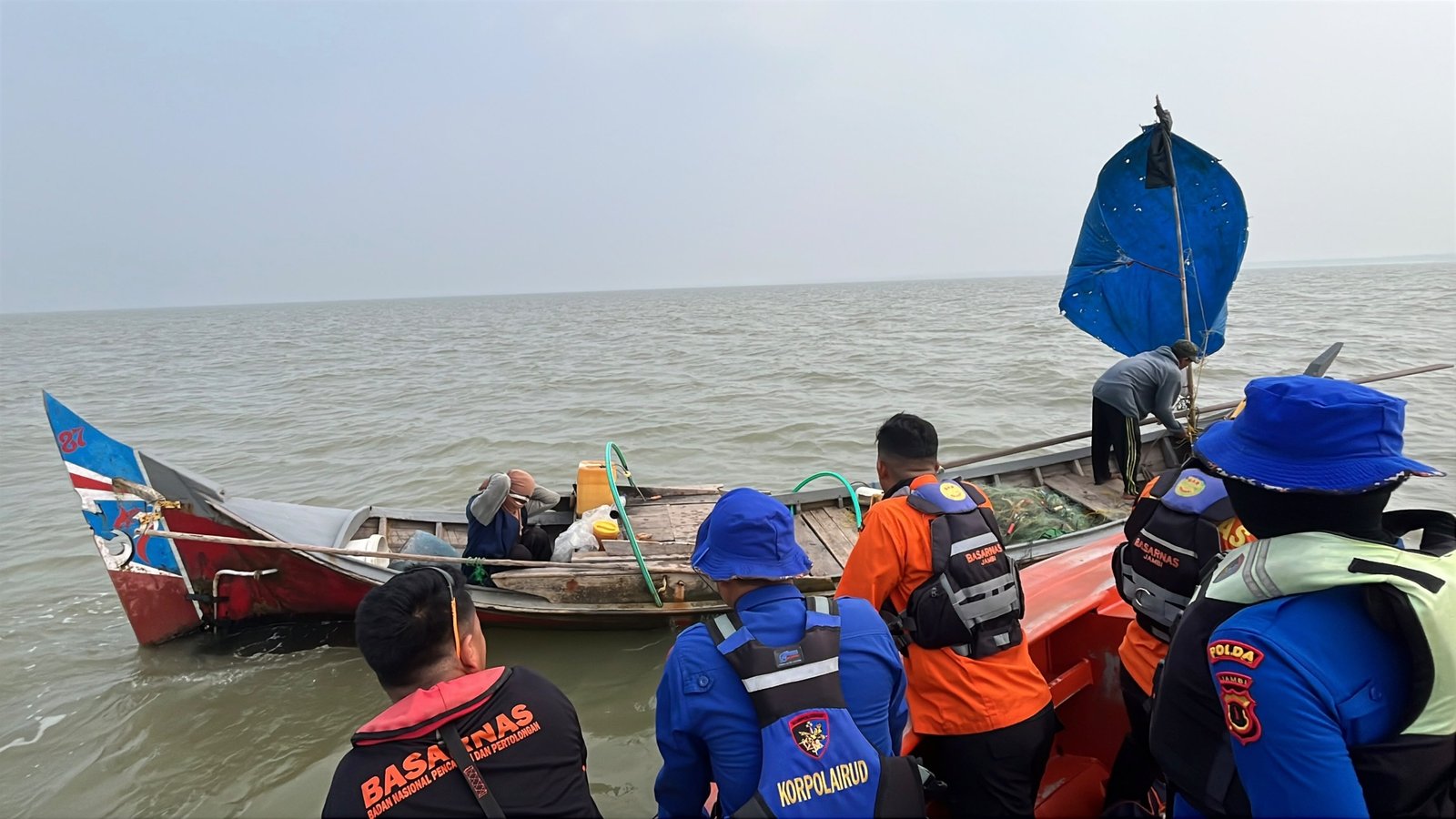 Tim SAR gabungan menemukan dua nelayan Tanjab Barat yang hilang saat melaut
