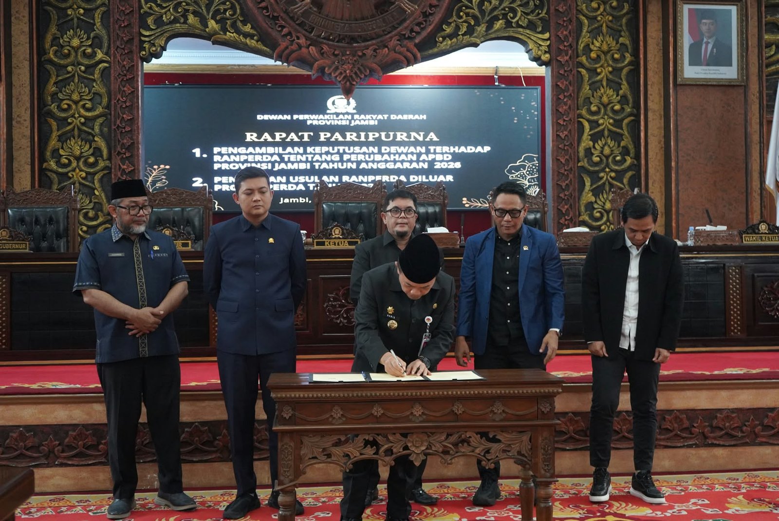 Al Haris dan DPRD Jambi menandatangani Nota Kesepakatan Perubahan APBD 2026