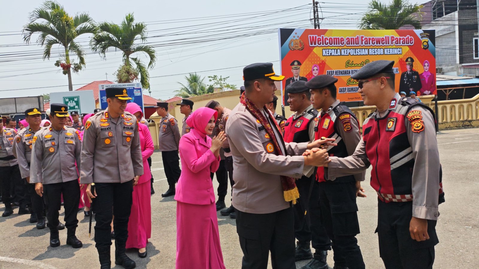 AKBP Hernawan Rizky Yudhantoro disambut Pedang Pora di Polres Kerinci