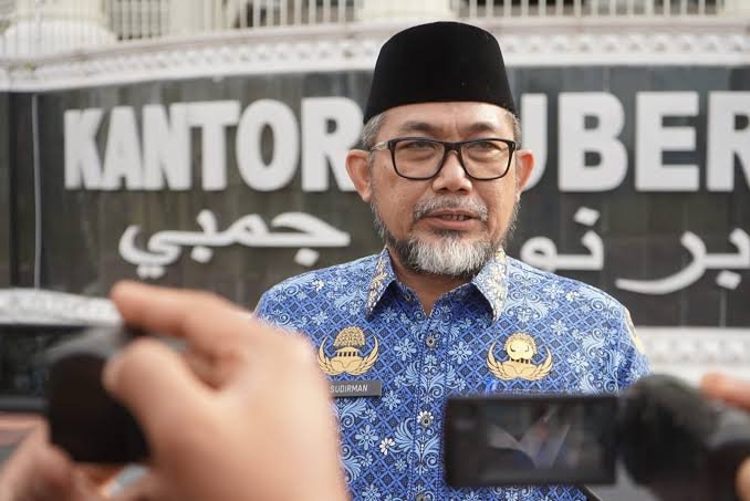 Komisaris Utama Bank Jambi Sudirman menjelaskan pembenahan layanan mobile banking