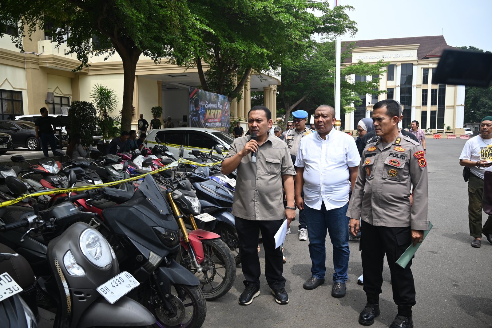 Konferensi pers Polda Jambi terkait pengungkapan 41 kasus pencurian kendaraan bermotor selama pelaksanaan KRYD.