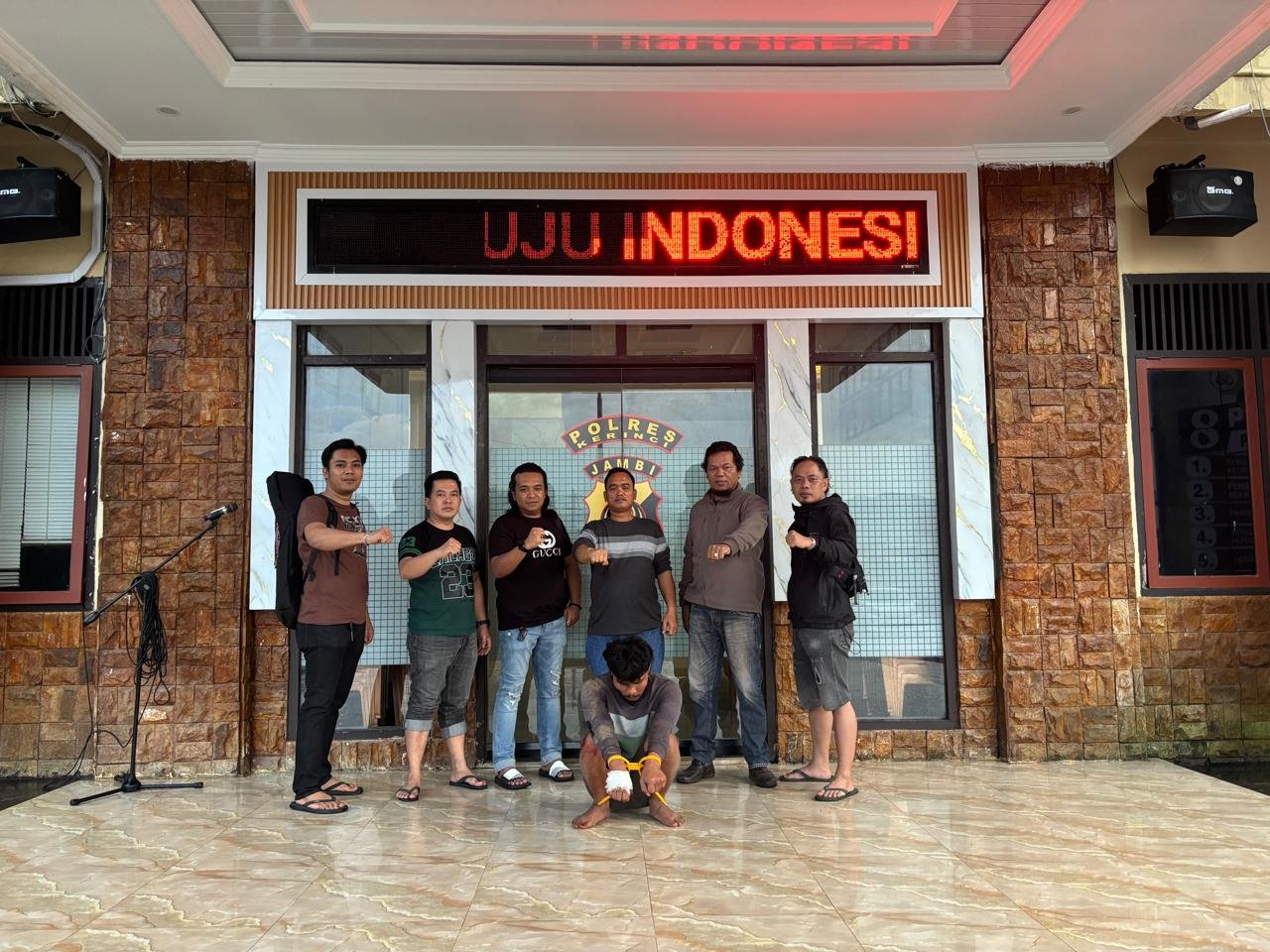 Barang bukti sepeda motor Honda Beat merah putih yang diamankan Polres Kerinci dalam pengungkapan kasus curanmor di Desa Jujun.